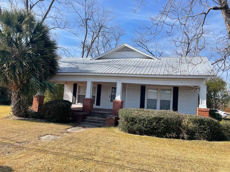 101 Abbie Ln in Glennville, GA - Foto de edificio