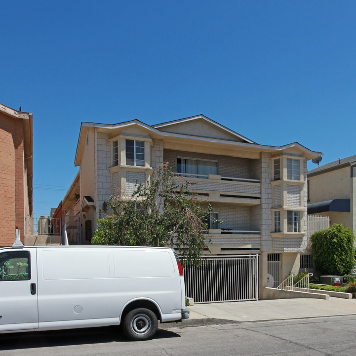 238 E Santa Anita Ave in Burbank, CA - Building Photo