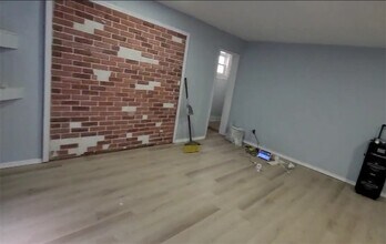 521 W 2nd St in Elmira, NY - Building Photo - Building Photo