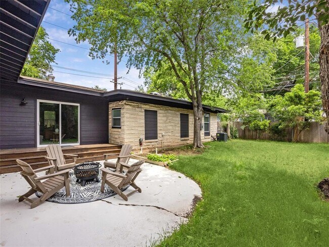 5807 Shoalwood Ave in Austin, TX - Building Photo - Building Photo