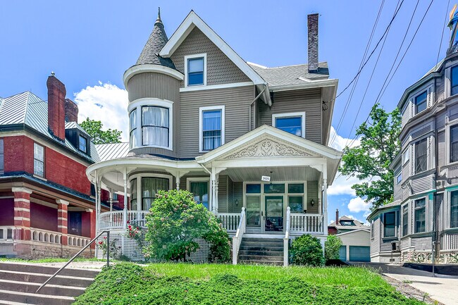 3435 Whitfield Ave in Cincinnati, OH - Building Photo - Building Photo