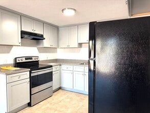 484 Western Ave in Lynn, MA - Building Photo - Building Photo