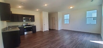212 Grand Central Wy in Cartersville, GA - Building Photo - Building Photo
