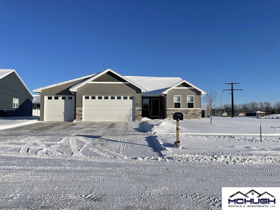 1601 Liberty Ave in Neenah, WI - Building Photo