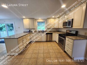 32 Latura St in Shrewsbury, MA - Building Photo - Building Photo
