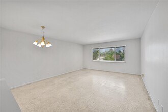 2624 NE 32nd St in Fort Lauderdale, FL - Building Photo - Building Photo