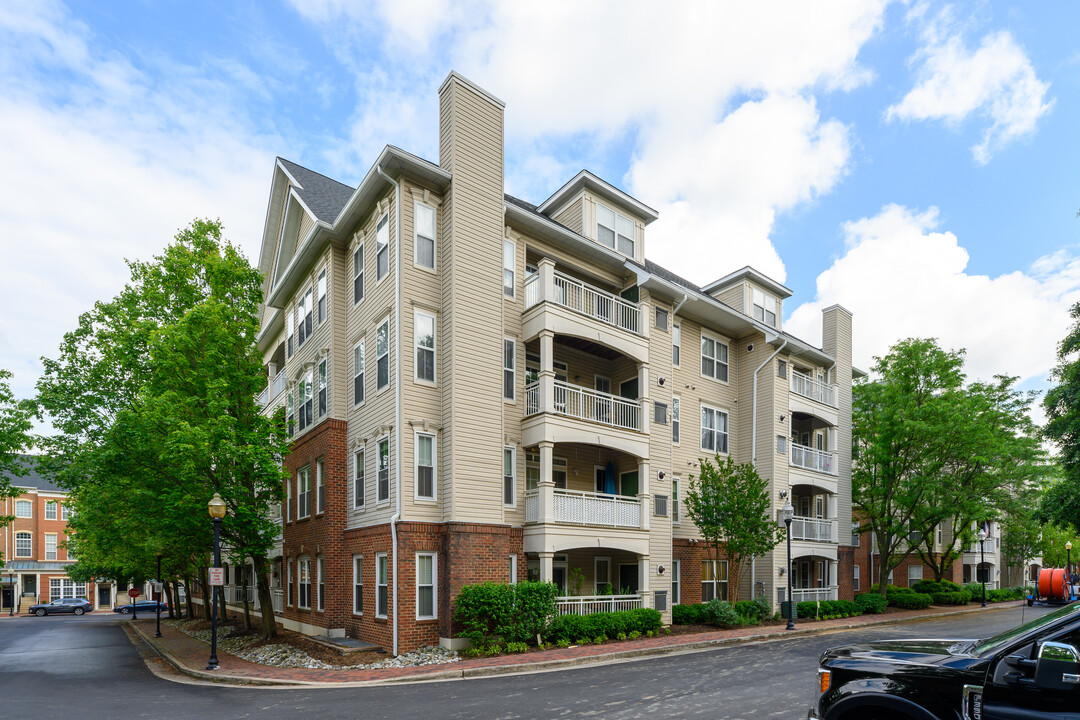 5120 Donovan Dr in Alexandria, VA - Building Photo