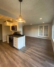 985 S Idaho St, Unit 40 in La Habra, CA - Building Photo - Building Photo