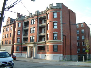 Rockdale Manor in Cincinnati, OH - Building Photo - Building Photo