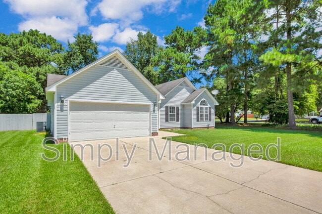 104 Stockade Ct in Raeford, NC - Building Photo - Building Photo