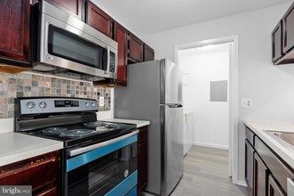 1002 Lindsey Ct in Evesham, NJ - Building Photo - Building Photo