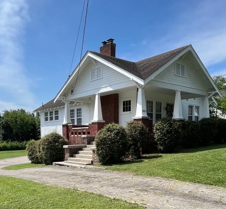 2821 Asbury Rd in Knoxville, TN - Building Photo
