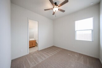 25620 N 167th Dr in Surprise, AZ - Building Photo - Building Photo