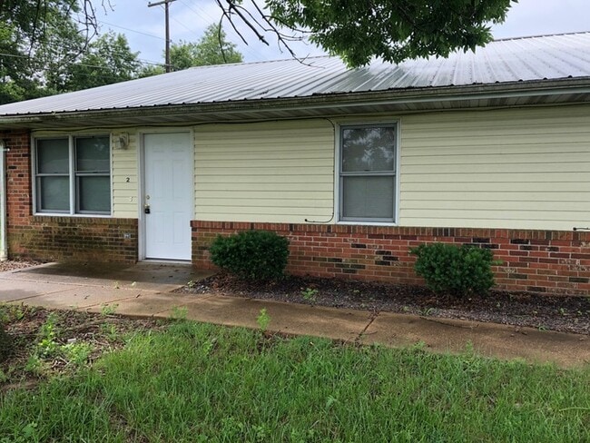 property at 32 Dunsford Dr