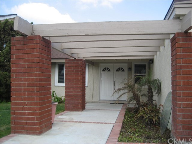 5121 Doanoke Ave in Irvine, CA - Building Photo