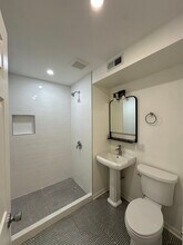 2045 N Damen Ave, Unit Coach House in Chicago, IL - Building Photo - Building Photo