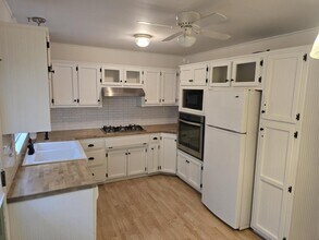 1403 NE 75th St in Gladstone, MO - Building Photo - Building Photo