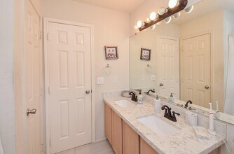 15011 Sugar Sands Dr in Sugar Land, TX - Building Photo - Building Photo