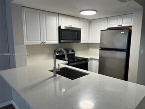 650 NW 86th Pl in Miami, FL - Building Photo - Building Photo