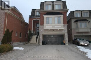 73 Headwater Crescent in Richmond Hill, ON - Building Photo