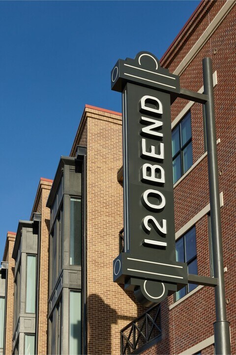 120 & 220 Bend in Vineyard, UT - Foto de edificio