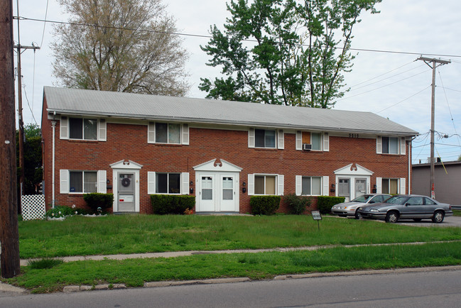 5215 Secor Rd in Toledo, OH - Foto de edificio - Building Photo