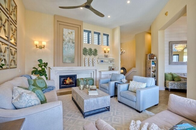 1043 Freedom Ct in Del Mar, CA - Building Photo - Building Photo