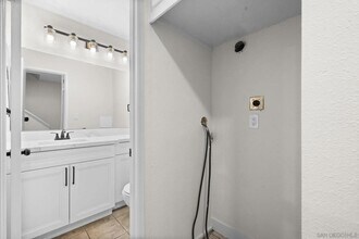 748 N 3rd St, Unit Q in El Cajon, CA - Foto de edificio - Building Photo