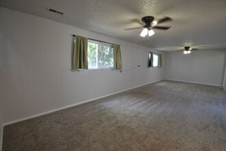 7310 Colonial Ct in Fountain, CO - Foto de edificio - Building Photo