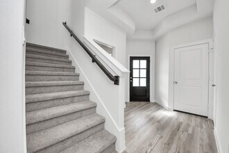 1642 Portia Ln in Conroe, TX - Foto de edificio - Building Photo
