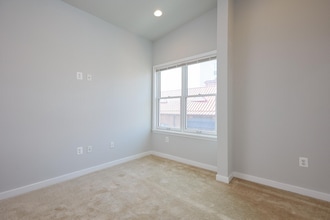 923 Silver Spring Ave in Silver Spring, MD - Building Photo - Building Photo