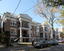 112-140 Cowan Ave in Toronto, ON - Building Photo