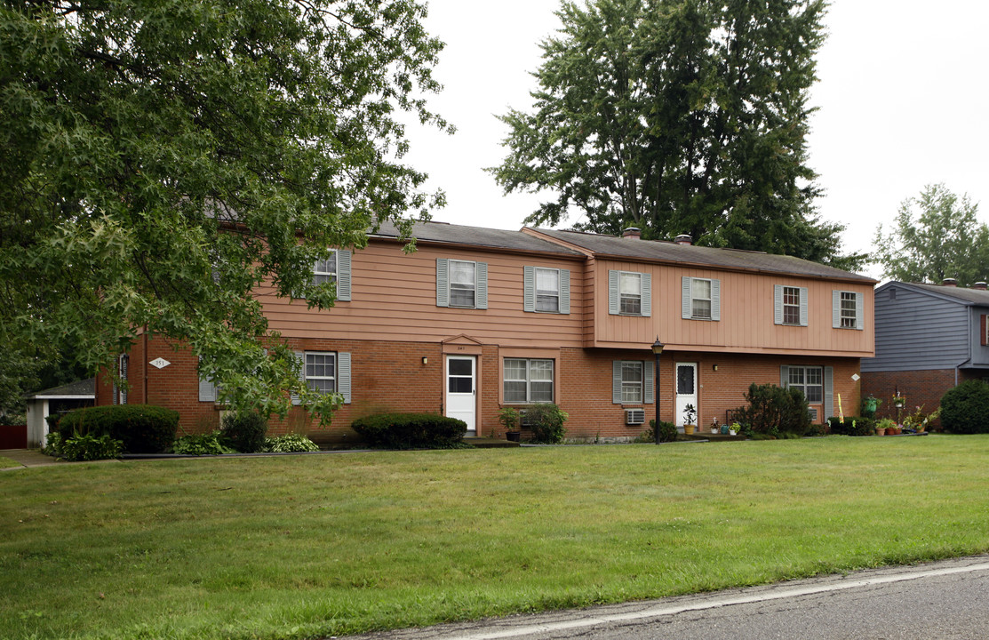 Mathews Road in Boardman, OH - Foto de edificio