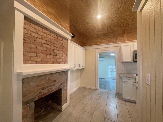 property at 2129 Union St