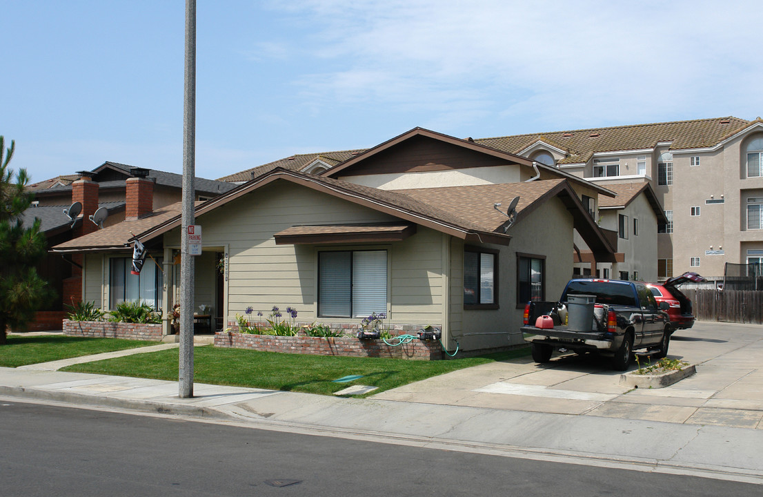 16921 Sims St in Huntington Beach, CA - Building Photo