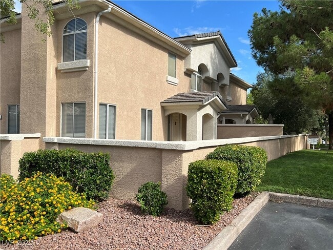 property at 910 Elegant Coral Ave