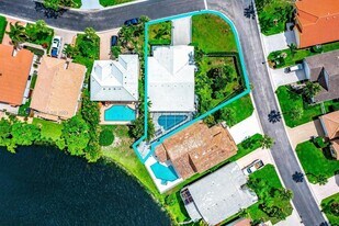 2690 Linkside Dr in Wellington, FL - Building Photo
