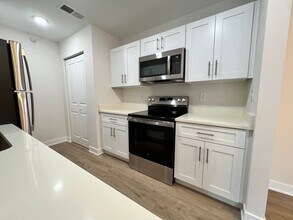 4238 Kugler Mill Rd in Cincinnati, OH - Building Photo - Building Photo
