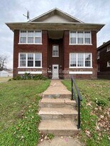 2449 Cleveland Blvd in Granite City, IL - Building Photo