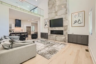 5285 Mt Vernon Pkwy NW in Atlanta, GA - Building Photo - Building Photo