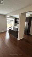 527 Galanthus Walk in Ottawa, ON - Building Photo - Building Photo