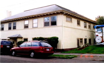 335 SE 16TH Ave in Portland, OR - Building Photo - Building Photo