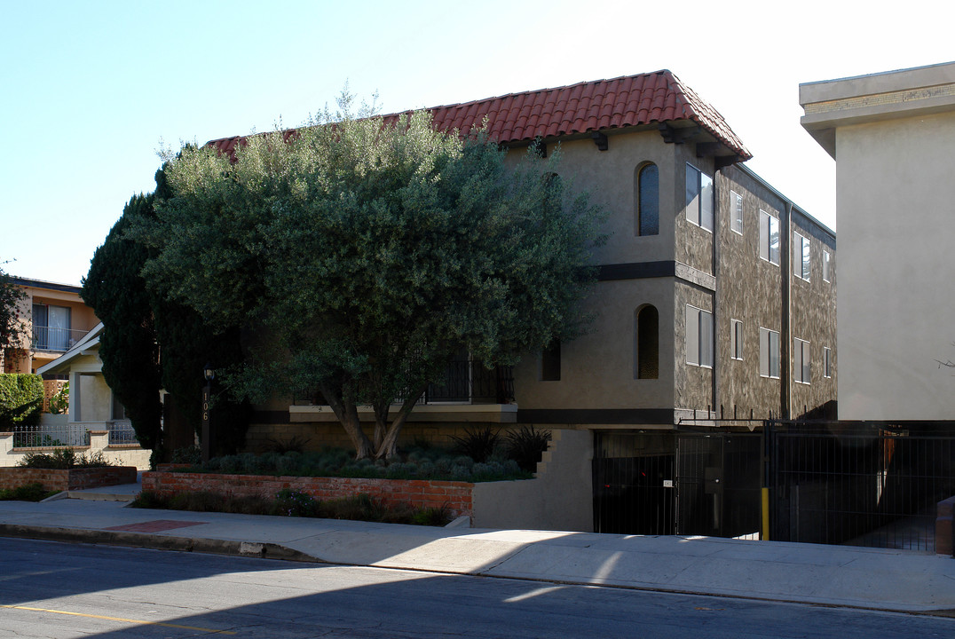 106 N Eucalyptus Ave in Inglewood, CA - Foto de edificio