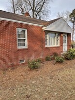 106 Shamrock Cir in Red Springs, NC - Building Photo