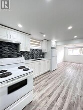 20-20 Holwood Ave in Toronto, ON - Building Photo - Building Photo