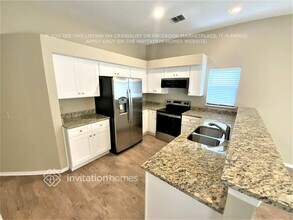 7925 Weather Vane Dr in Jacksonville, FL - Building Photo - Building Photo