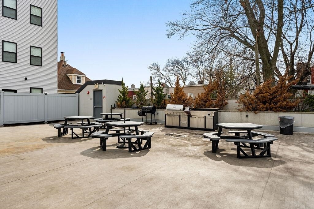 429 BERGEN Ave in Jersey City, NJ - Building Photo