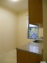 32-12 82nd St-Unit -1R in Queens, NY - Building Photo - Building Photo