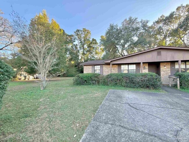 1469 E Johnson Ave in Pensacola, FL - Building Photo - Building Photo