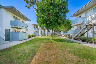 The BLVD Apartments in Tarzana, CA - Foto de edificio - Building Photo